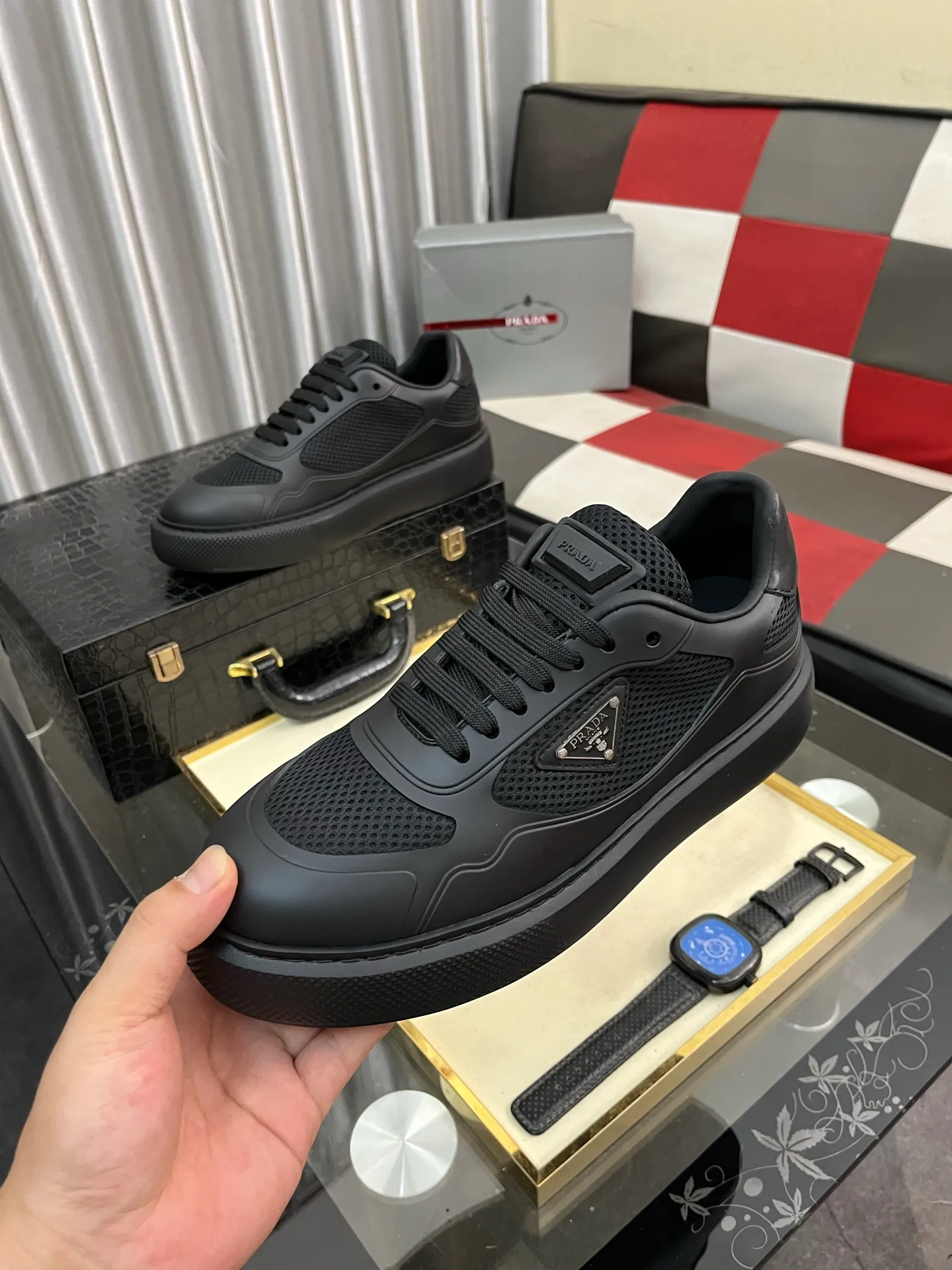 Men's shoes 💰580⌚️⌚️【PRADA】Prada - high-end quality original order 🔍🔍🔍 casual sports shoes - upper: imported 🔝 Napa calfskin, pebbled calfskin, branded glue hollow mesh canvas, shoe body sewn with branded metal fasteners - lining: water-dyed cowhide - outsole: ultra-light TPU foam rubber; two-color molded outsole -Ultra-high quality control, fine workmanship, highlighting (high-end, nobility, class) -Size: 38-445️⃣colors available